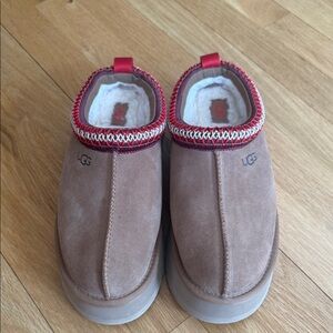 UGG Taz II Sheepskin Slippers Size 8